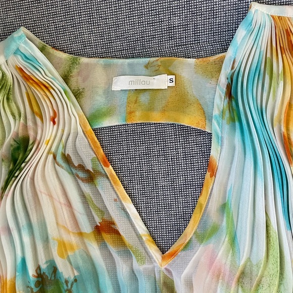 Milau Brand LF Stores Chiffon Accordion Top Summer - Picture 3 of 6